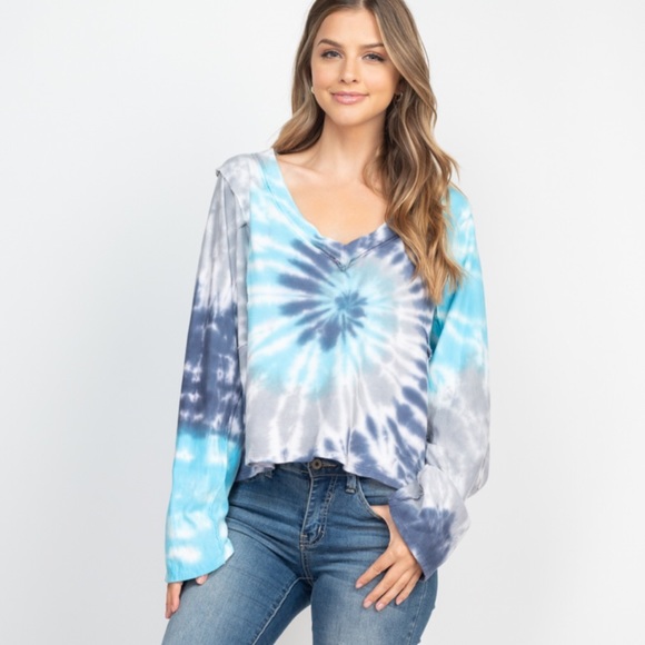 ❌DONATED❌Blue Gray Tie Dye Stressed Seam V-neck Oversized Top - Picture 4 of 12